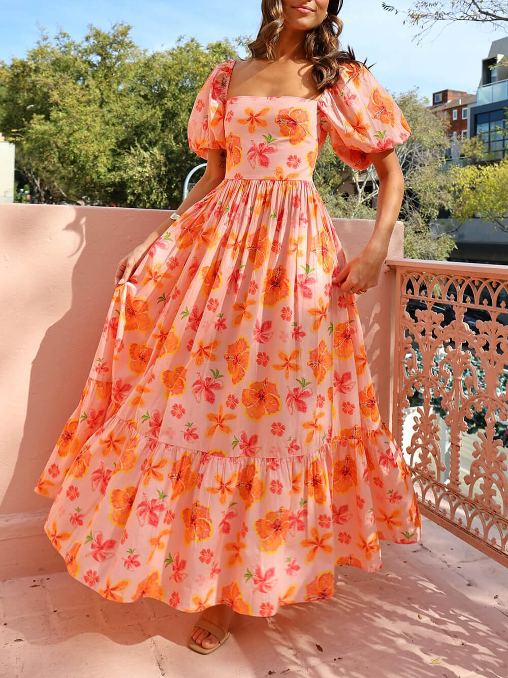 Domitille | Elegant sommerkjole med blomsterprint