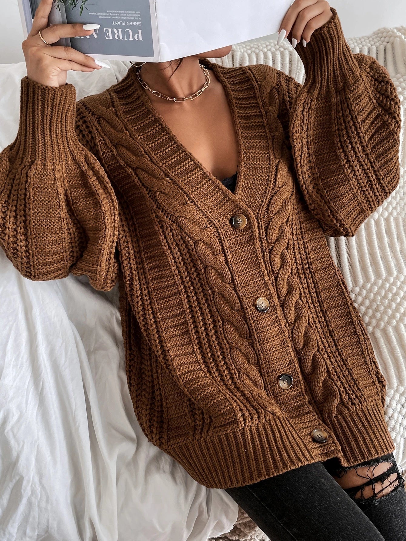 Åsvor | Oversize Cardigan med Kabelstrik