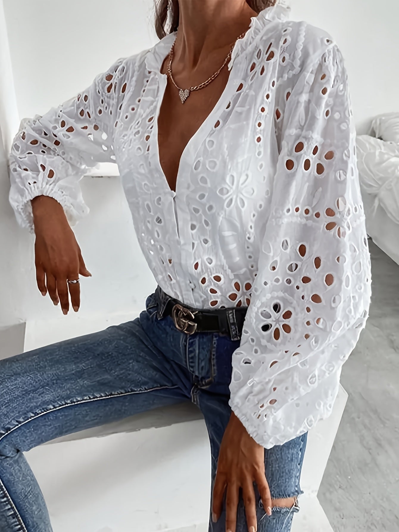 Josefine | Broderet Bluse med Lange Ærmer