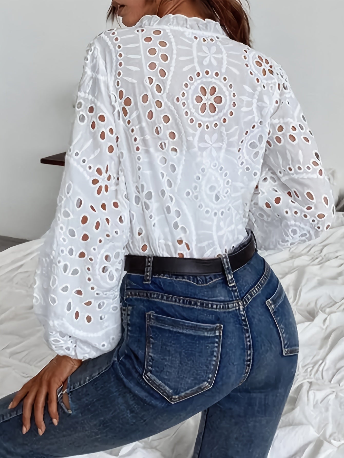 Josefine | Broderet Bluse med Lange Ærmer