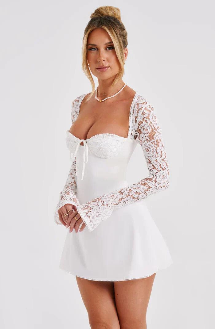 Zara | Elegant hvid blondekjole