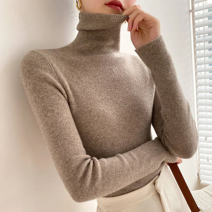 Sølvvalja | Slank Blød Rullekrave Sweater
