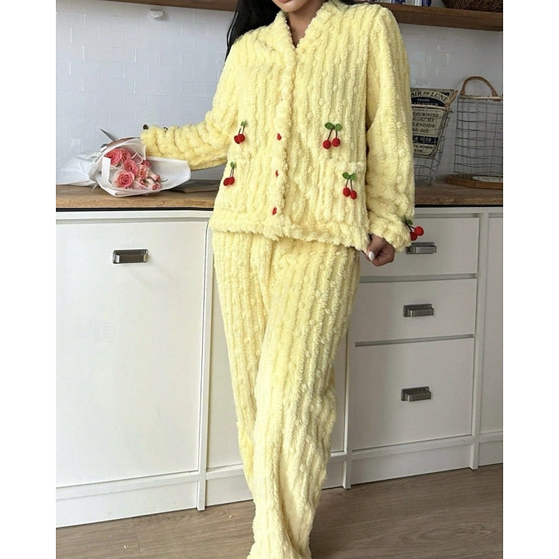 Nattøjssæt i blød fleece nærbillede af stoffet