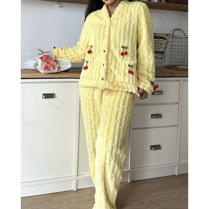 Nattøjssæt i blød fleece nærbillede af stoffet
