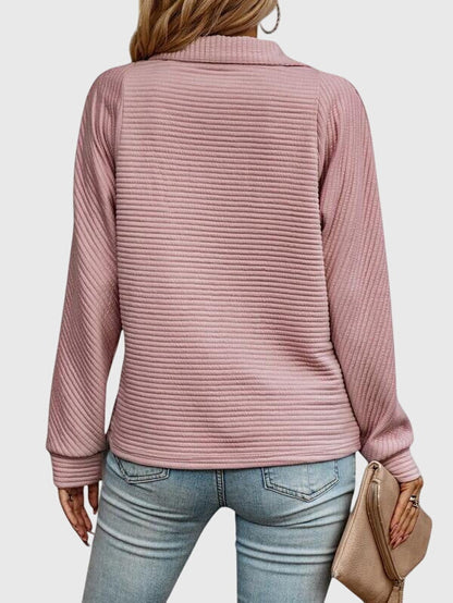 Sweater med halv lynlås set bagfra