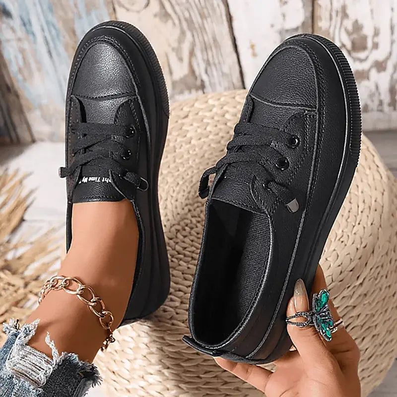 Sunnhelga | Minimalistiske Sneakers
