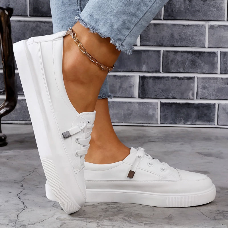 Karoline | Lave Sneakers med Snøre