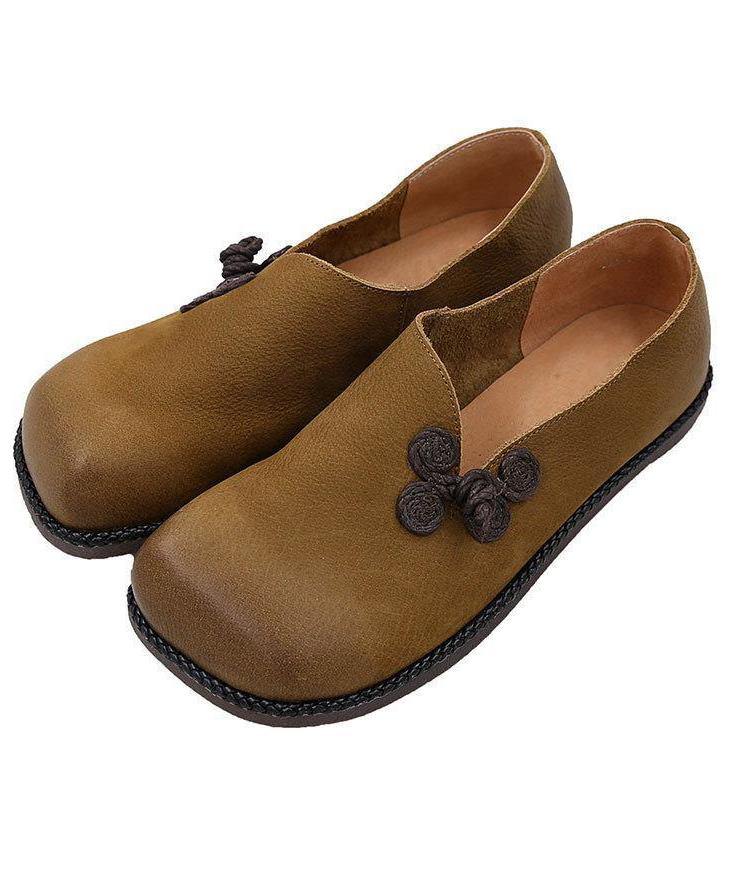 Loafers med knudedetalje detalje set tæt på
