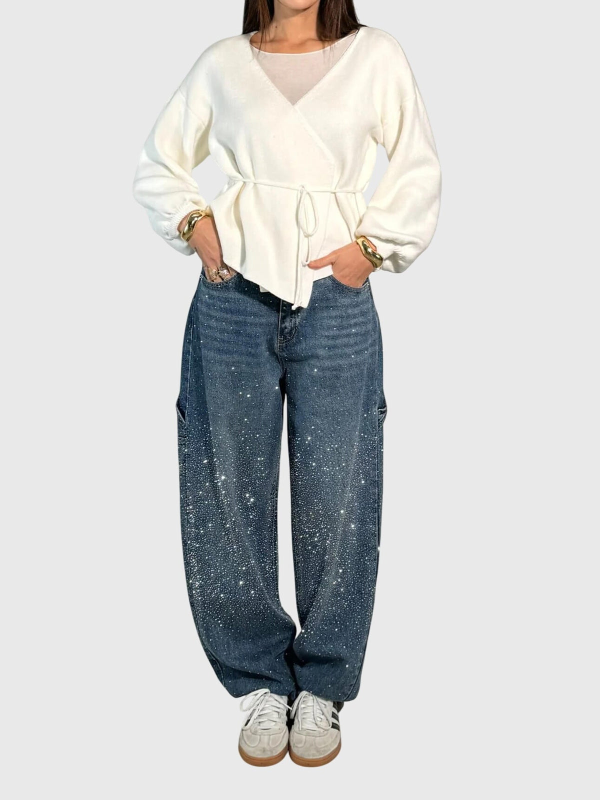 Henrikke mønstrede jeans med lige ben set forfra