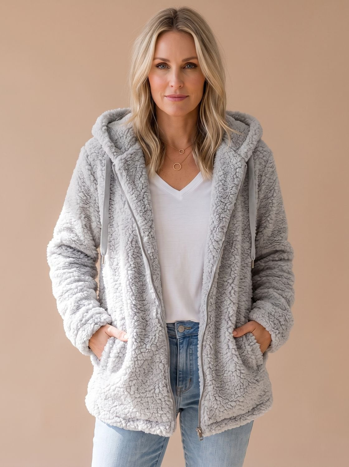 Oversize teddyfrakke med hætte nærbillede af stoffet