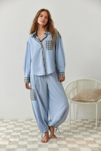 Pyjamassæt med knaplukning detalje set tæt på