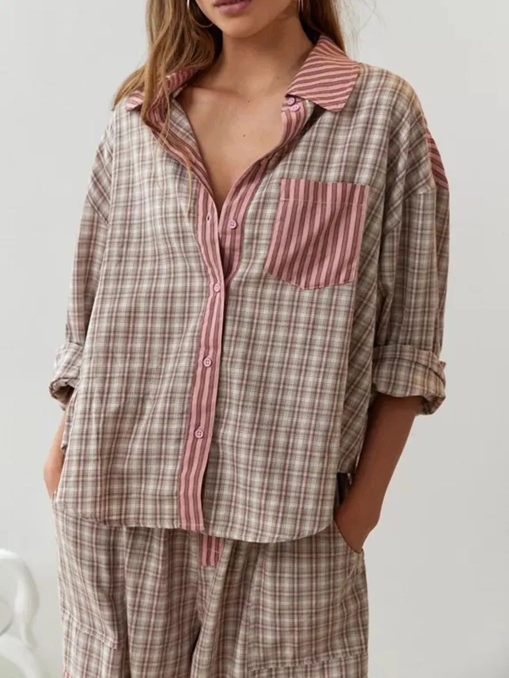 Pyjamassæt med knaplukning i fuld længde