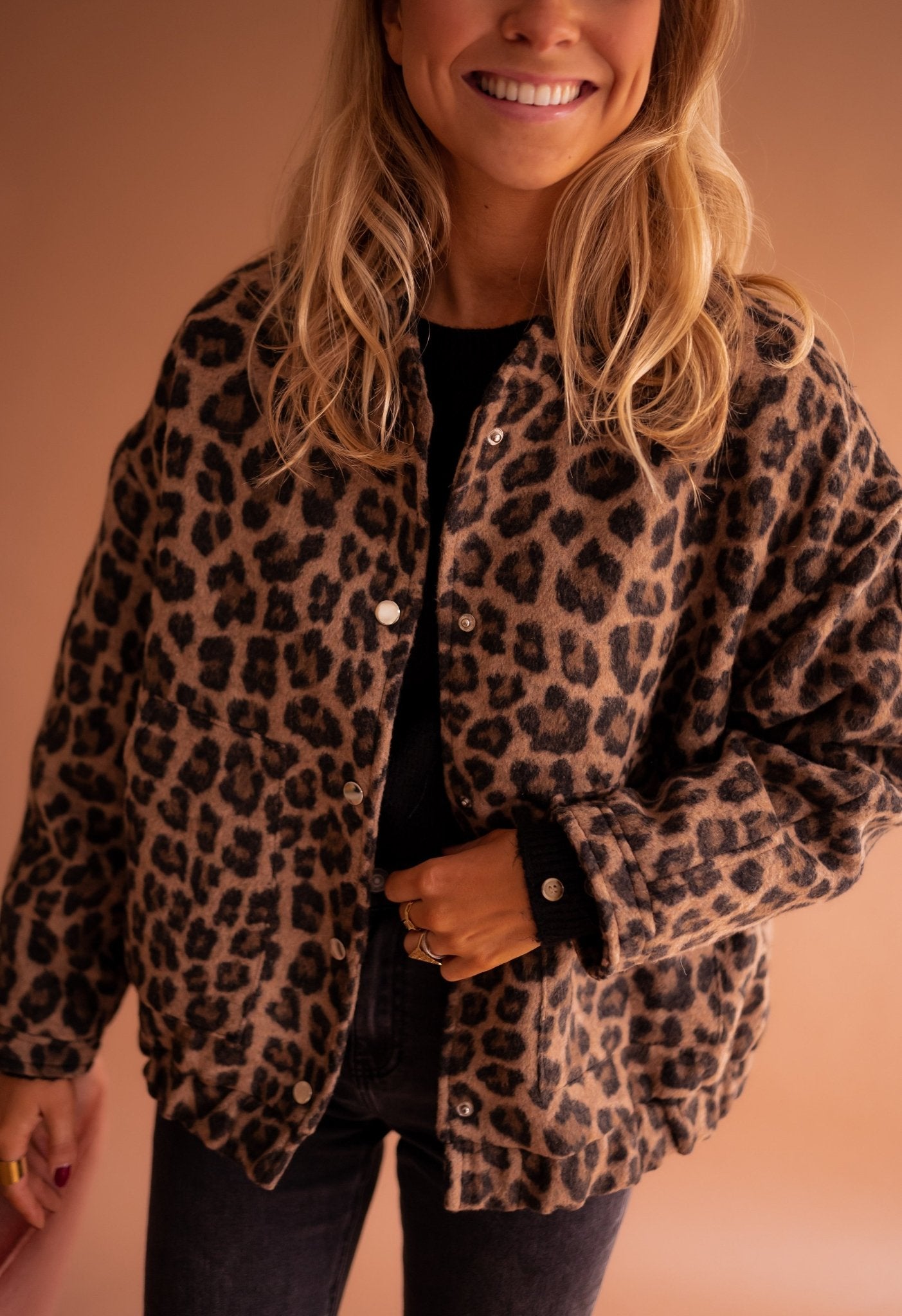 Mila | Trendy Jakke med Leopardmønster