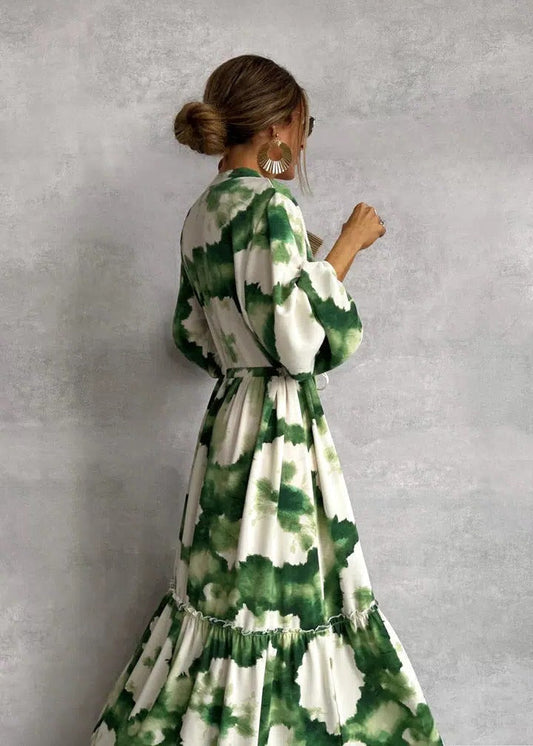 Helga | Lang Kjole med Batikprint og Lange Ærmer