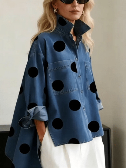 Liva | Prikket Bluse med Opstående Krave