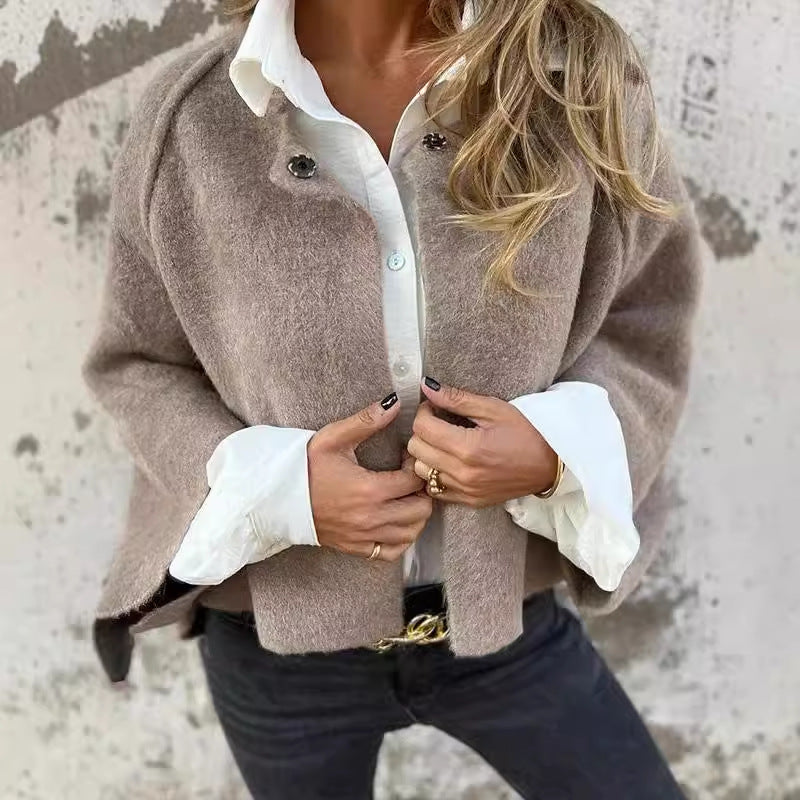 Tova | Kort jakke med elegante udvidede ærmer