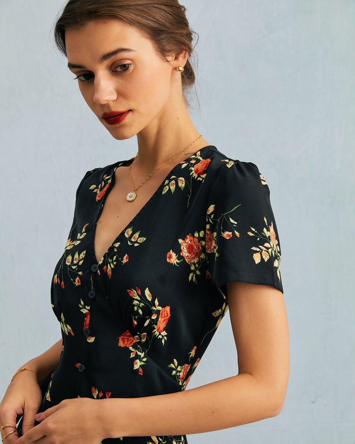 Astrid | Sort blomsterprint midikjole