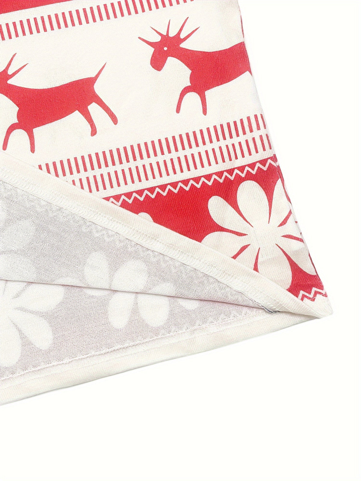 Julepyjamas med snefnug detalje ved kanten