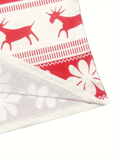 Julepyjamas med snefnug detalje ved kanten