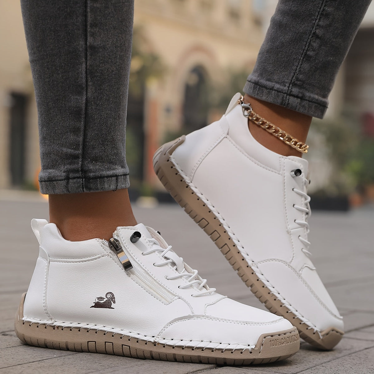 Sunndrid | Snørede Sneakers med Sidelynlås