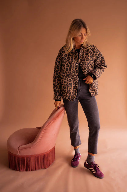 Ingveldur | Quiltet Bomberjakke med Leopardprint